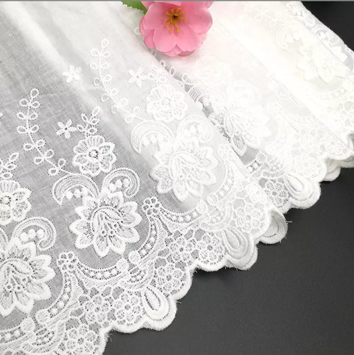 5cm broderie anglaise - 8.5"/21.5cm,