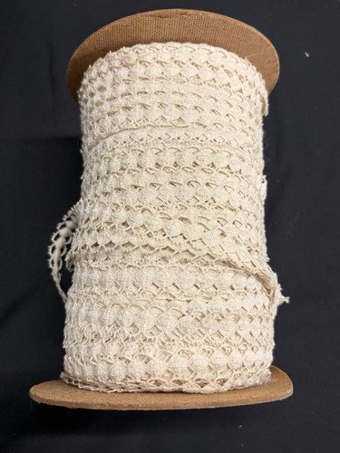 Vintage rich cream scalloped - rich,